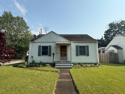 /international/us/216-bradley-street-dowagiac-mi-110100128311/