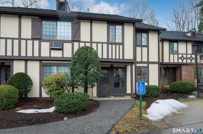 /international/us/11-eden-court-brookfield-ct-110106536641/