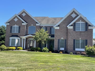 /international/us/5-duke-drive-howell-nj-110099606453/