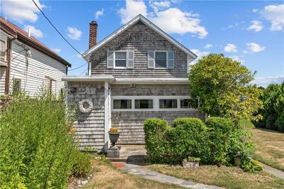 /international/us/53-green-street-portsmouth-ri-110101223377/