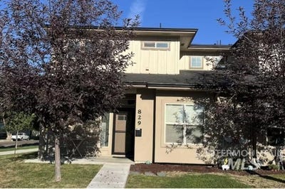 /international/us/827-829-17th-ave-south-nampa-id-110098055680/