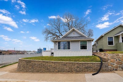 /international/us/409-5th-st-sw-minot-nd-110107609075/