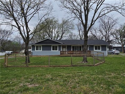 /international/us/302-n-dement-street-mound-city-ks-110107436515/