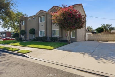 /international/us/220-w-3rd-corona-ca-110109259011/