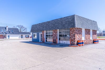 /international/us/1615-w-sherman-boulevard-norton-shores-mi-110098959322/