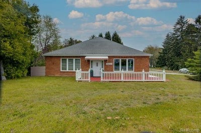 /international/us/2400-n-lakeshore-road-forestville-vlg-mi-110108219947/