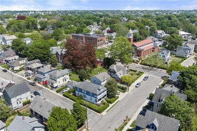 /international/us/2-bedlow-avenue-newport-ri-110108503408/