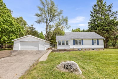 /international/us/123-arbor-street-battle-creek-mi-110108298995/
