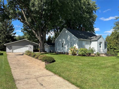 /international/us/2741-alpine-road-eau-claire-wi-110119960900/