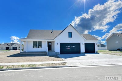 /international/us/461-spruce-way-rigby-id-110107866203/