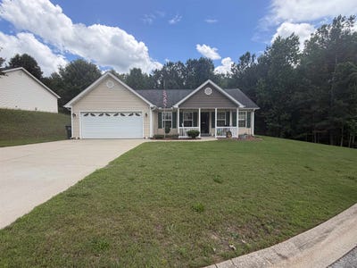 /international/us/125-care-lane-greer-sc-110108412965/