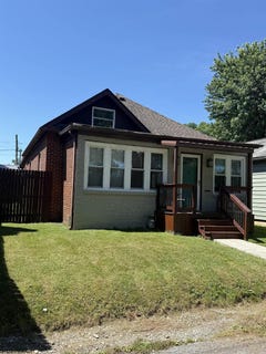 /international/us/8026-plainwood-avenue-stonewood-wv-110108584058/?lang=th