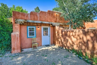 /international/us/510-and-512-anglada-ln-taos-nm-110101304527/