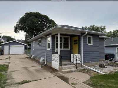 /international/us/1705-s-palmetto-st-sioux-city-ia-110108752331/