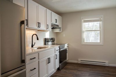 /international/us/180-n-main-street-boscawen-nh-110107266572/