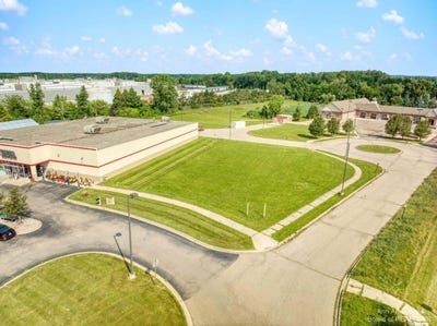 /international/us/7608-e-michigan-avenue-saline-mi-110105950232/