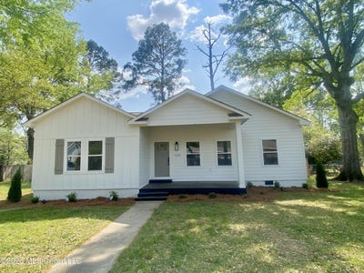 /international/us/100-lamar-street-crystal-springs-ms-110106932174/