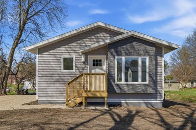 /international/us/341-s-chestnut-avenue-new-hampton-ia-110107666404/