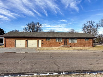 /international/us/706-w-5th-st-oakley-ks-110105314818/