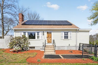 /international/us/216-hartford-ave-bellingham-ma-110107663739/