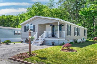 /international/us/21-jason-way-west-bridgewater-ma-110108577598/