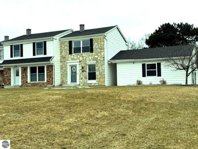 /international/us/1700-piper-place-alma-mi-110105950701/