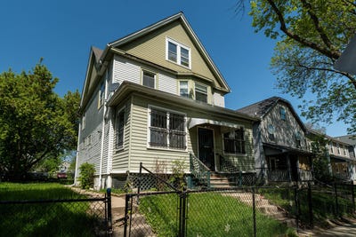 /international/us/2043-n-28th-st-milwaukee-wi-110108129473/