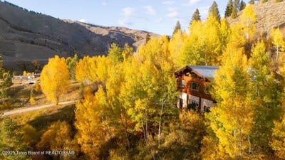 /international/us/1035-e-deer-creek-drive-jackson-wy-110102074914/