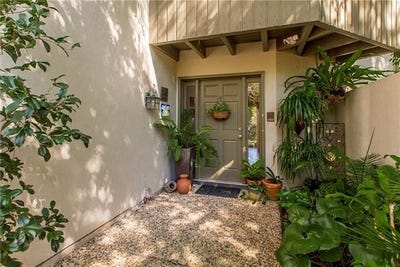 /international/us/100-tchefuncte-oaks-drive-mandeville-la-110102914759/