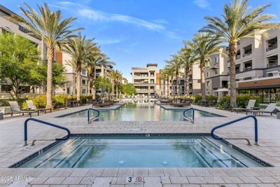 /international/us/5250-e-deer-valley-drive-phoenix-az-110100808758/