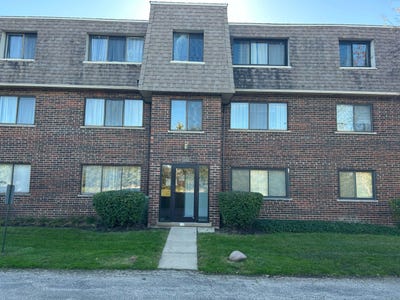 /international/us/1462-carol-court-palatine-il-110110398254/
