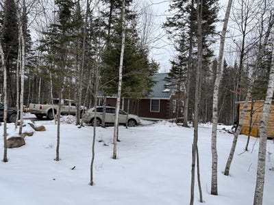 /international/us/59-twin-oaks-drive-saint-albans-me-110104940524/