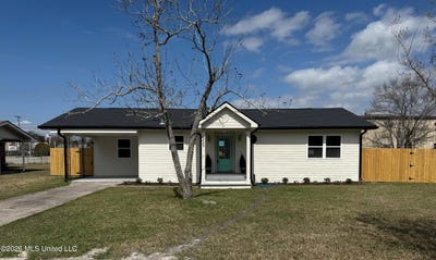 /international/us/555-saint-john-street-bay-saint-louis-ms-110106006100/