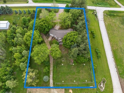 /international/us/806-195th-avenue-pella-ia-110099831516/