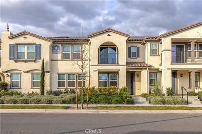 /international/us/4058-e-coronado-privado-ontario-ca-110108882066/