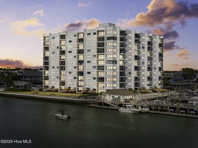 /international/us/322-causeway-drive-wrightsville-beach-nc-110098679632/