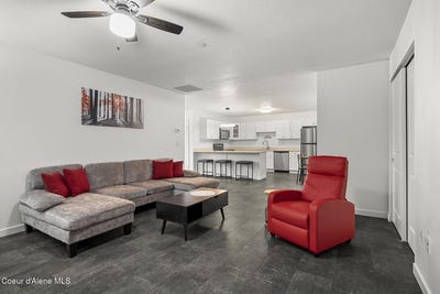 /international/us/140-railroad-ave-kellogg-id-110108209315/