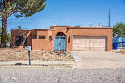 /international/us/4046-lilac-drive-las-cruces-nm-110108477190/