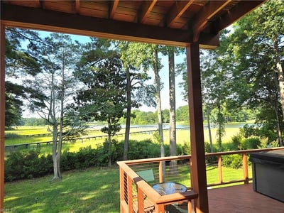 /international/us/2121-soundings-crescent-court-suffolk-va-110119585756/