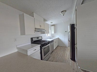 /international/us/8633-e-brundage-ln-bakersfield-ca-110108570104/