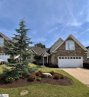 /international/us/136-pelham-springs-place-greenville-sc-110108473266/