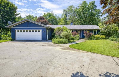 /international/us/w8553-hickory-court-hortonville-wi-110100214473/