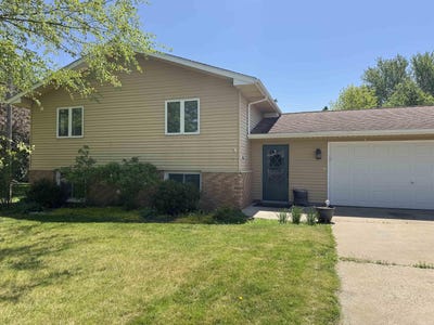 /international/us/406-monroe-street-dysart-ia-110106804194/