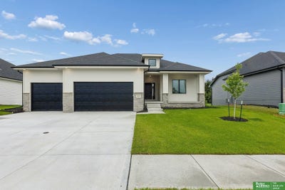 /international/us/12383-windsor-drive-papillion-ne-110108378585/