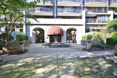 /international/us/15-stewart-place-white-plains-ny-110102883383/