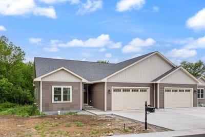 /international/us/742-kensington-drive-ripon-wi-110102383123/