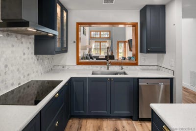 /international/us/8647-circle-r-valley-ln-escondido-ca-110106370574/