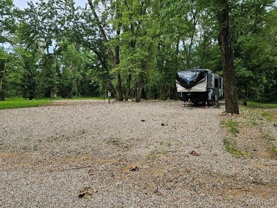 /international/us/lot-51-52-current-river-rv-park-van-buren-mo-110100981841/