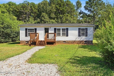 /international/us/213-se-railroad-street-whitakers-nc-110120066791/