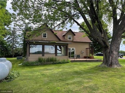 /international/us/2521-195th-avenue-mora-mn-110101064362/